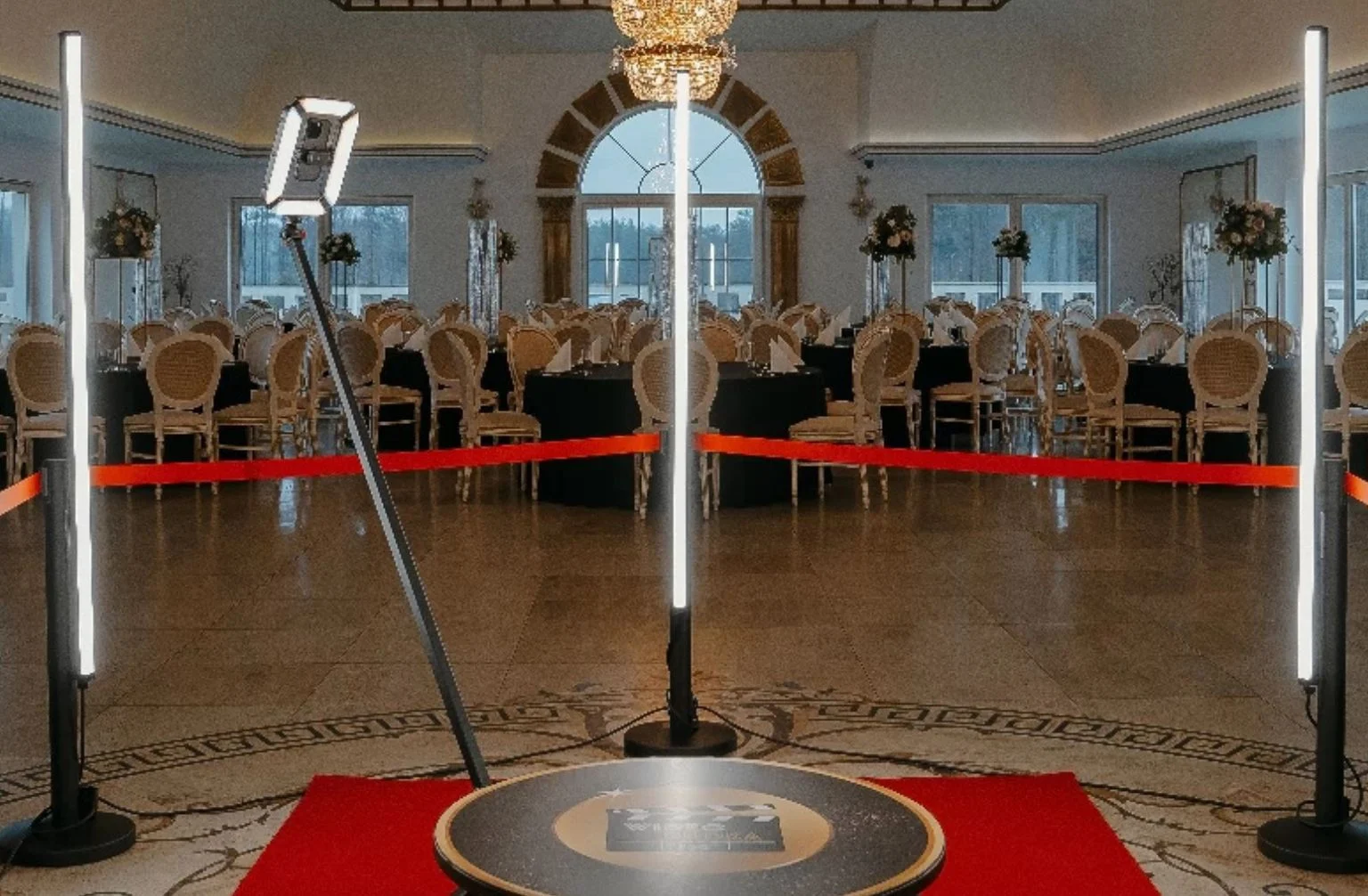 Czy warto wynajmować fotobudkę na imprezy firmowe?